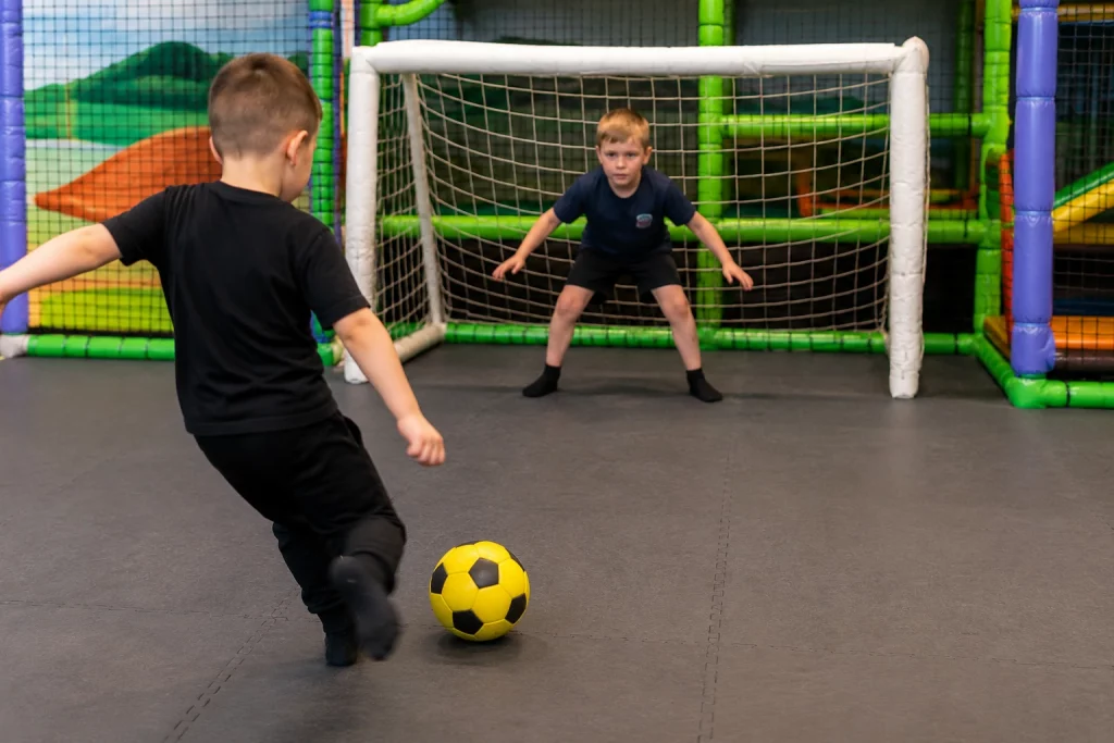 Mini penalty shootout-Football Party Games for Kids